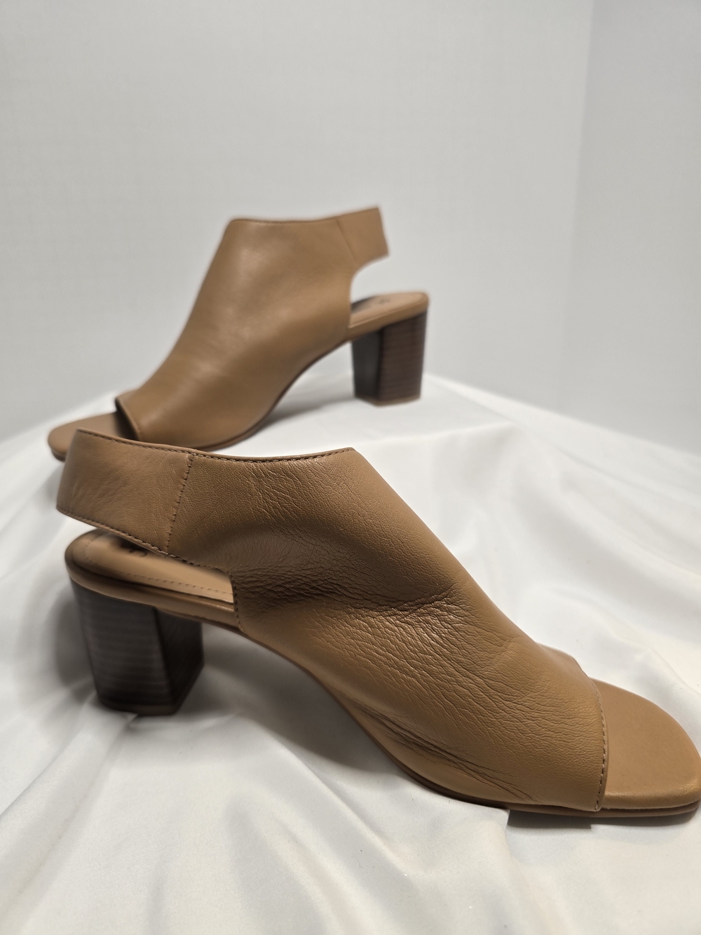 Johnston & Murphy Tan Open-Peep Toe Block Heel Sandals